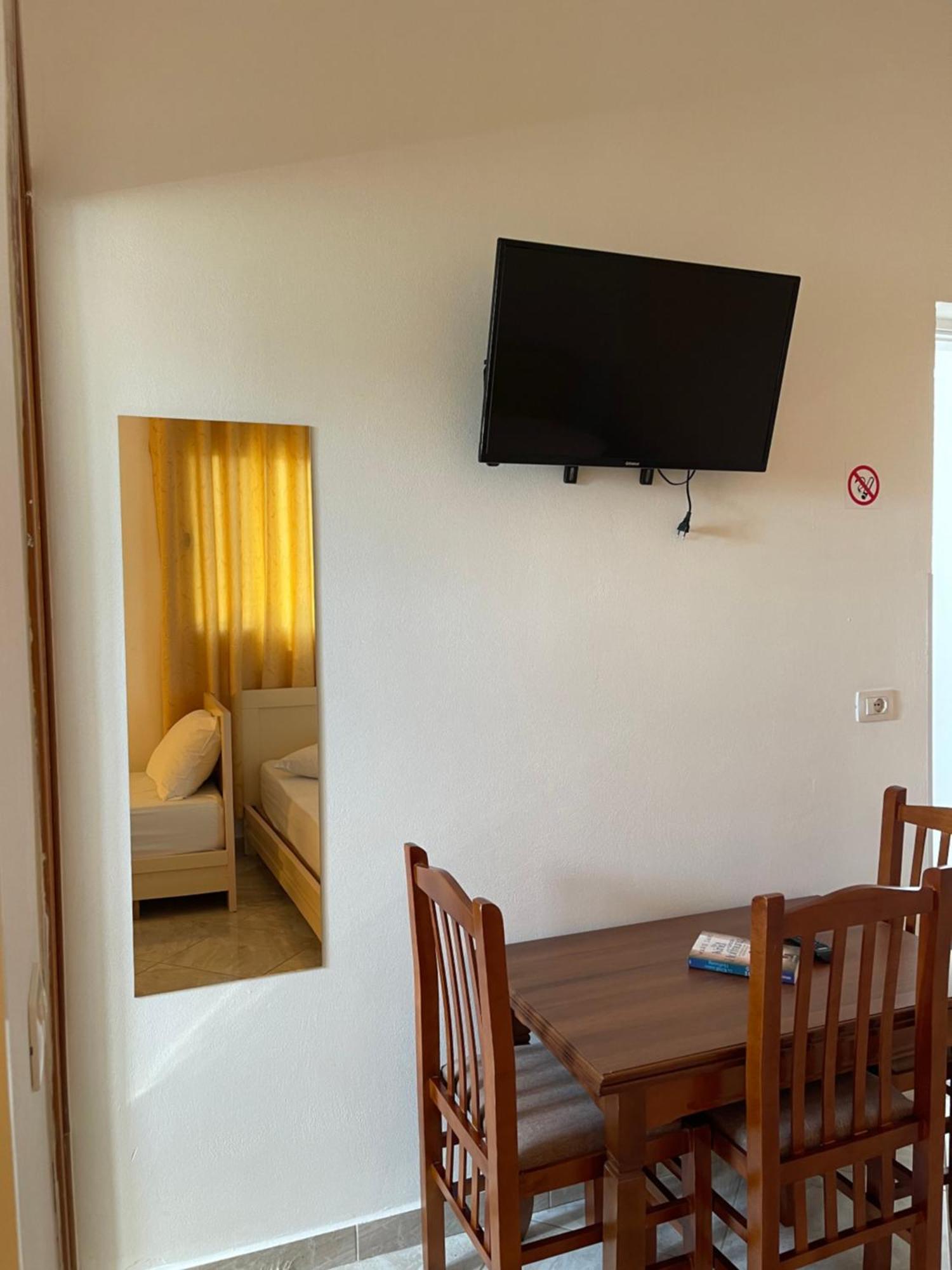 Kristeo Apartment Vlorë Exterior foto
